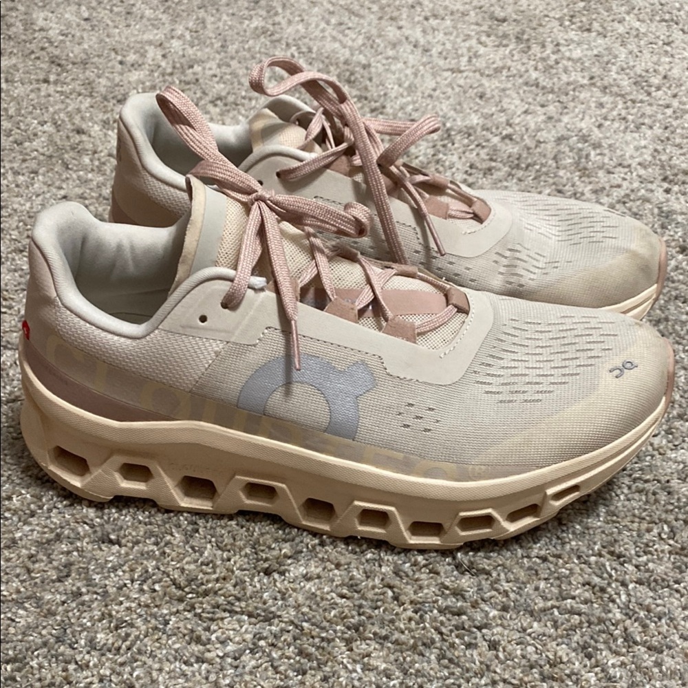 On Running Cloud Monster Shoe color Moon|Fawn